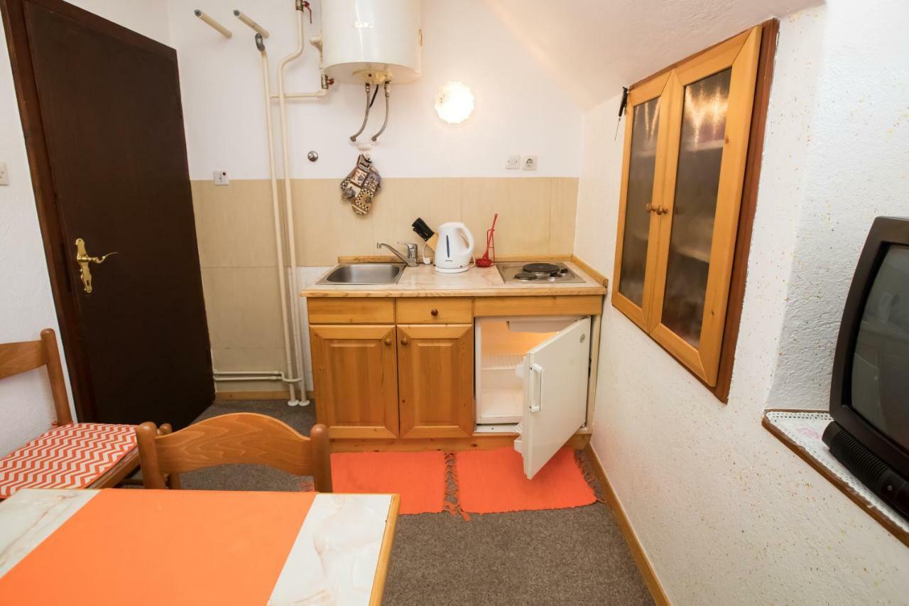 Apartments And Rooms Razen Bohinj ภายนอก รูปภาพ
