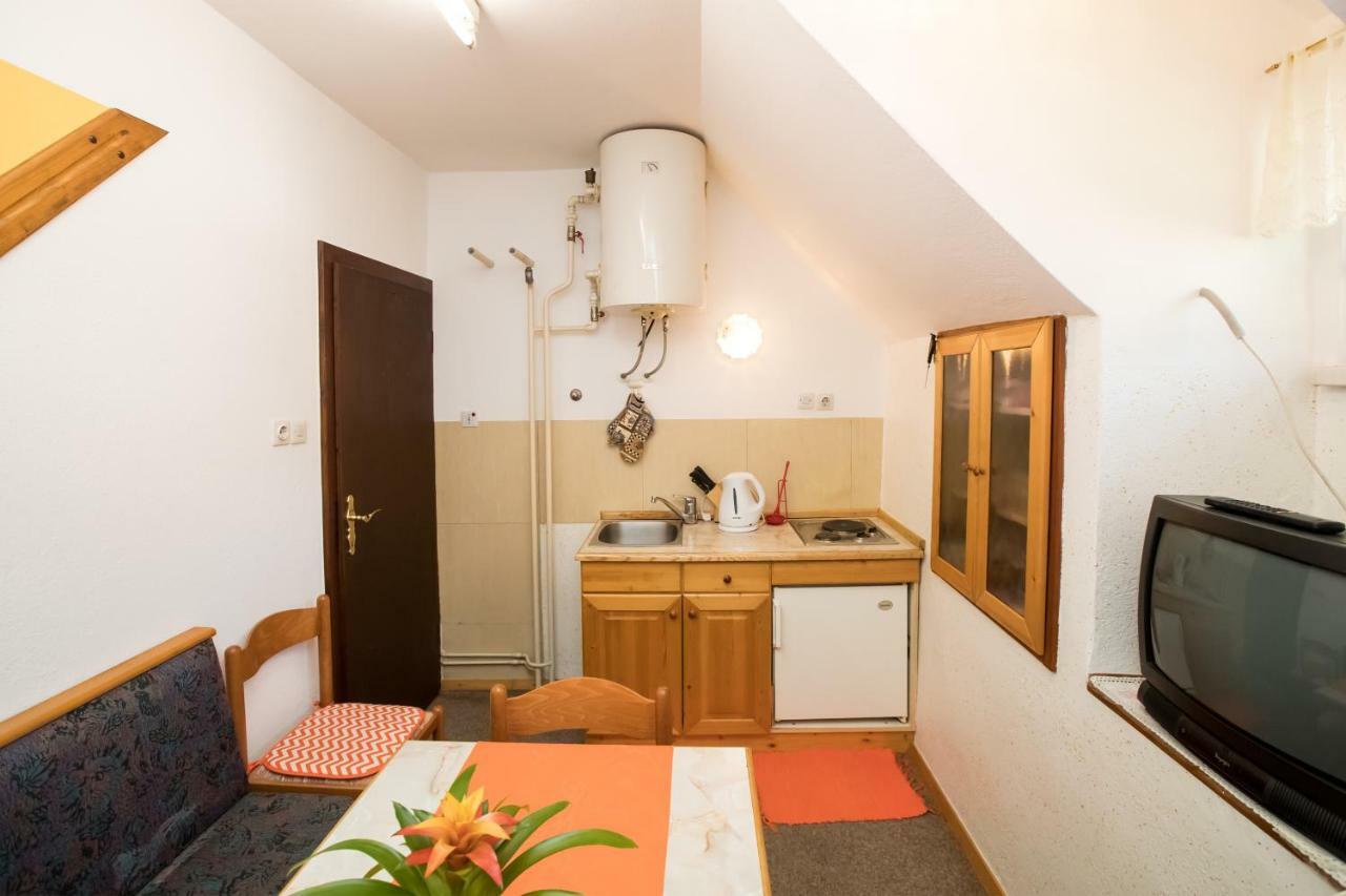 Apartments And Rooms Razen Bohinj ภายนอก รูปภาพ